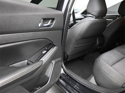 Used 2021 Nissan Altima 2.5 SV image 16