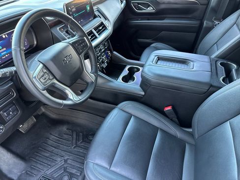 Used 2023 Chevrolet Suburban Z71 w/ Luxury Package AWD/4WD image 9