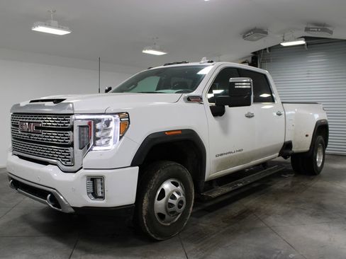 Used 2023 GMC Sierra 3500 Denali w/ Denali Ultimate Package image 4