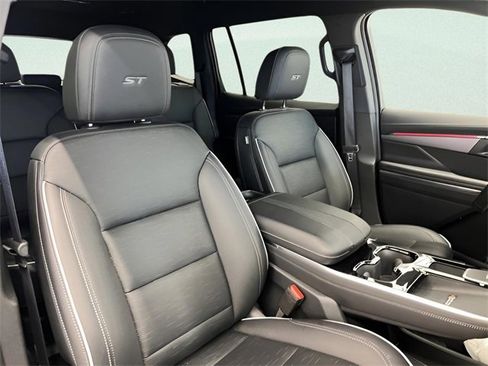 Certified 2025 Buick Enclave Sport Touring image 16