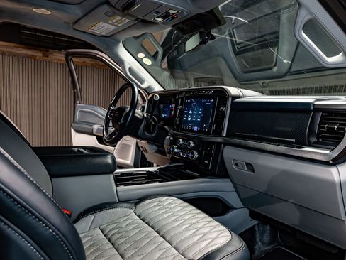 Used 2024 Ford F250 Limited w/ FX4 Off-Road Package image 19