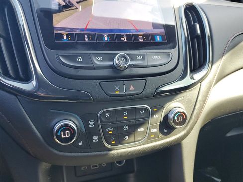 Certified 2022 Chevrolet Equinox RS w/ Infotainment Package image 28