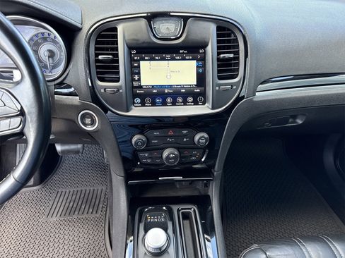 Used 2021 Chrysler 300 S image 29