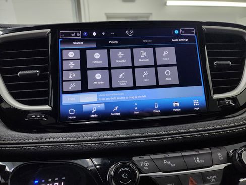 Used 2024 Chrysler Pacifica Limited image 52