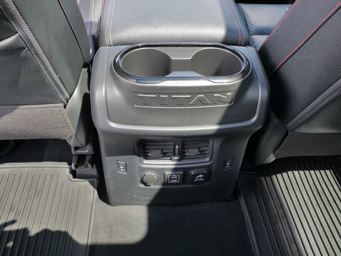 Used 2021 Nissan Titan PRO-4X w/ Pro-4x Convenience Package AWD/4WD image 19