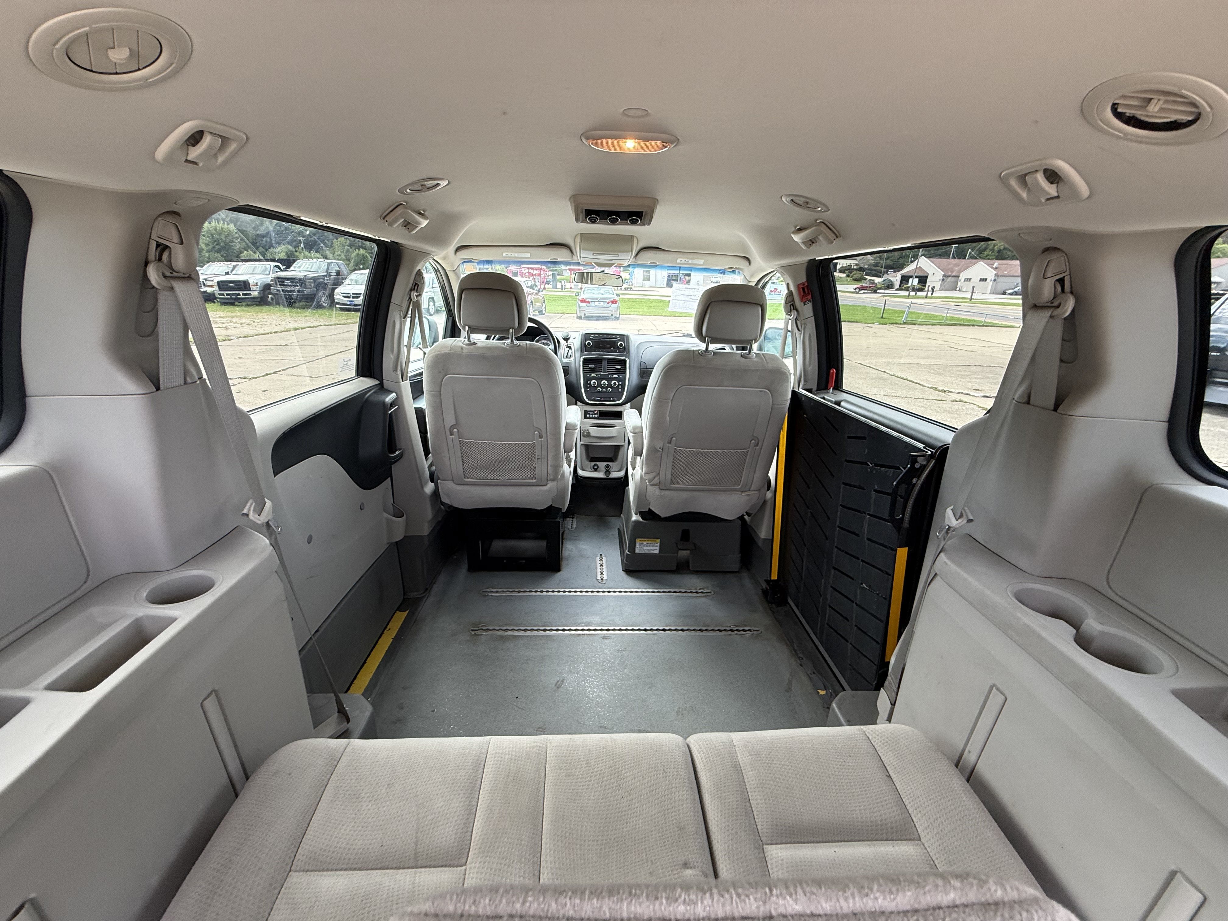 Used 2014 Dodge Grand Caravan SE w/ Quick Order Package 29E SE FWD image 30