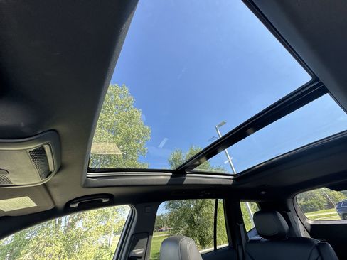 Certified 2025 Cadillac XT6 Premium Luxury image 22