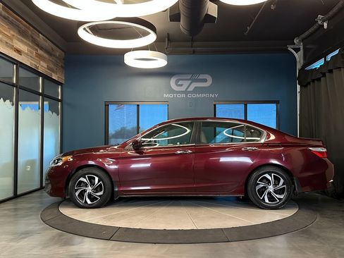 Used 2017 Honda Accord LX image 6