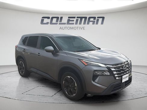 Used 2024 Nissan Rogue SV AWD/4WD image 7