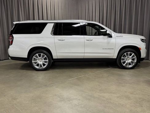 Used 2023 Chevrolet Suburban High Country w/ Advanced Technology Package image 4