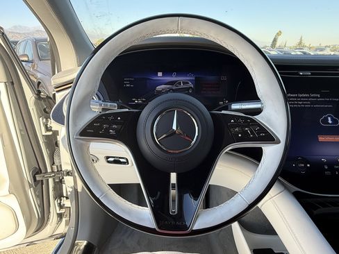 New 2025 Mercedes-Benz Maybach EQS 680 4MATIC image 18