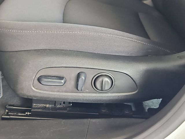 Used 2024 Chevrolet Malibu RS FWD image 23