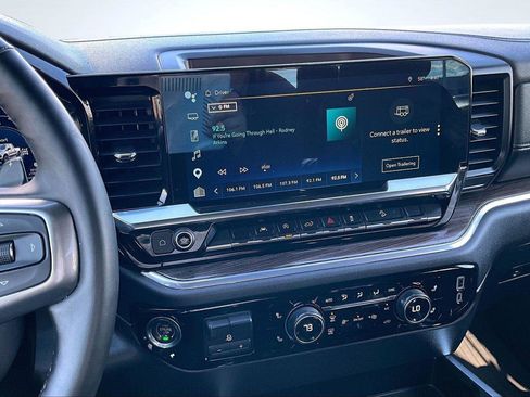 Used 2024 Chevrolet Silverado 1500 LT Trail Boss w/ Convenience Package II image 7