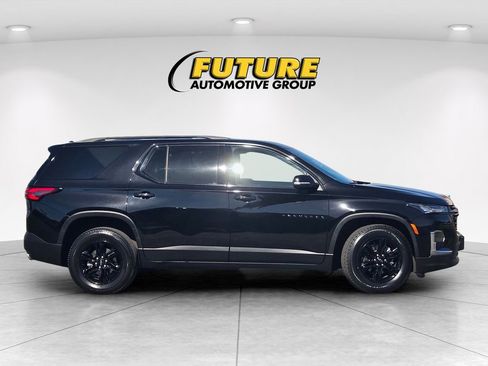 Used 2023 Chevrolet Traverse LT w/ Midnight/Sport Edition image 3