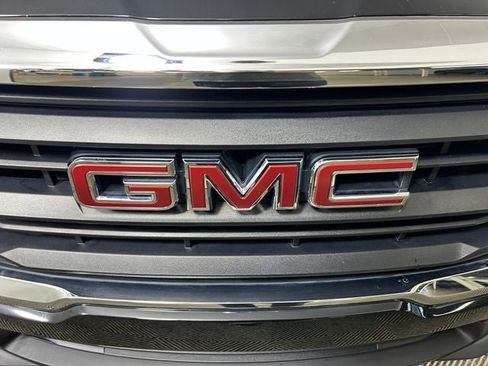 Used 2023 GMC Terrain SLE AWD/4WD image 10