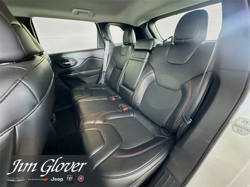 Used 2019 Jeep Cherokee Trailhawk w/ Trailer Tow Group image 17