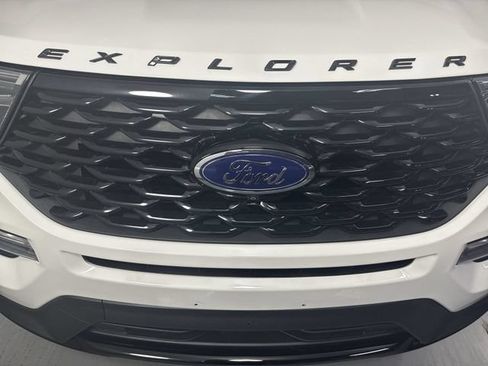 Used 2023 Ford Explorer ST-Line AWD/4WD image 28