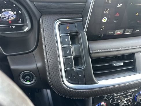 Used 2022 GMC Yukon XL SLT w/ SLT Premium Package image 19