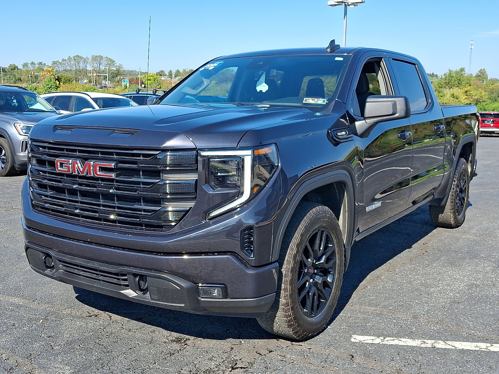 Certified 2025 GMC Sierra 1500 Elevation AWD/4WD image 3