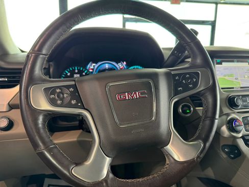 Used 2017 GMC Yukon SLT image 10