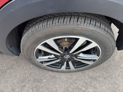 Used 2019 Nissan Kicks SV image 7