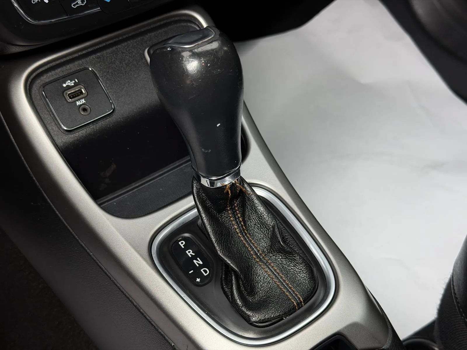 Used 2020 Jeep Compass Latitude FWD image 32