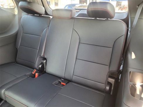 New 2026 Chevrolet Traverse RS image 8