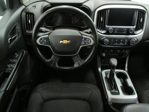 Used 2022 Chevrolet Colorado LT w/ LT Convenience Package image 13