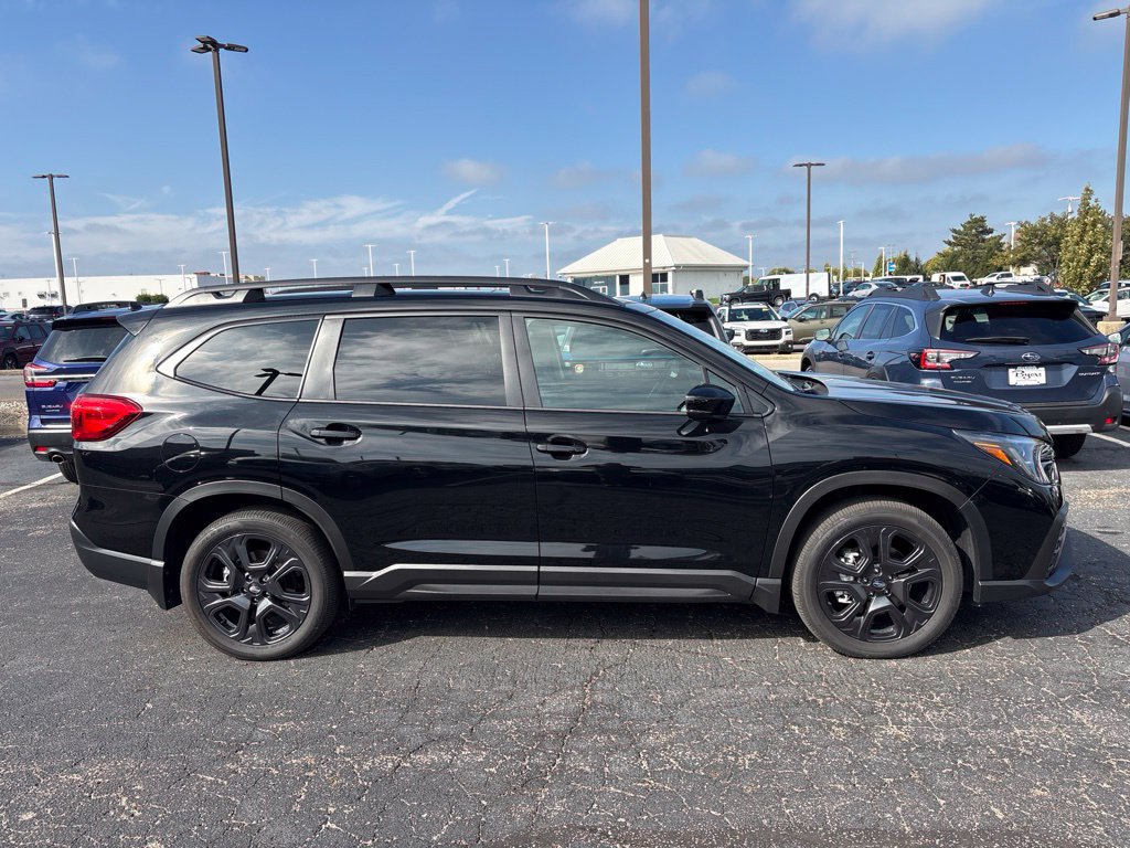 Used 2024 Subaru Ascent Onyx Edition w/ Popular Package Onyx AWD/4WD image 2