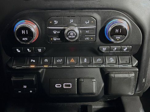 Used 2021 GMC Sierra 1500 AT4 w/ AT4 Value Package image 17