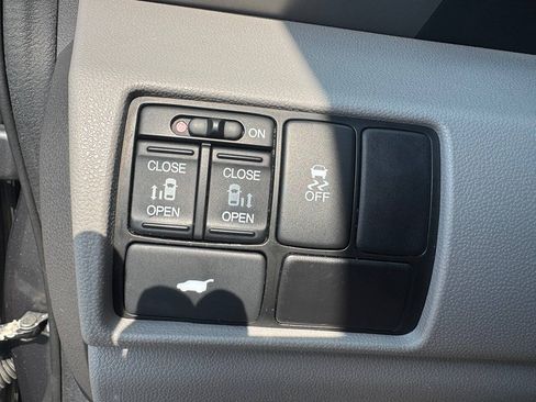 Used 2011 Honda Odyssey EX-L image 18