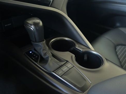 Used 2023 Toyota Camry SE image 21