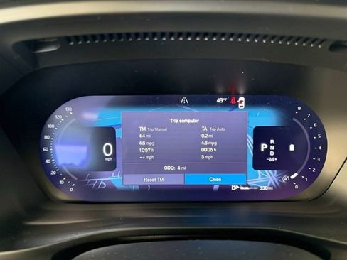 New 2026 Volvo XC40 B5 Plus w/ Protection Package Premier AWD/4WD image 18