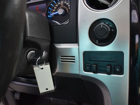 Used 2012 Ford F150 Platinum image 44