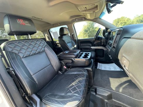 Used 2018 Chevrolet Silverado 1500 LT w/ All Star Edition AWD/4WD image 12