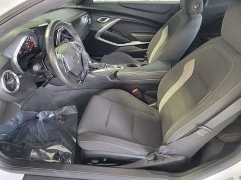Used 2019 Chevrolet Camaro SS RWD image 9