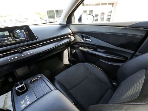 Used 2024 Nissan Ariya AWD image 53