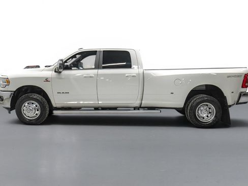 Used 2024 RAM 3500 Laramie w/ Sport Appearance Package AWD/4WD image 9