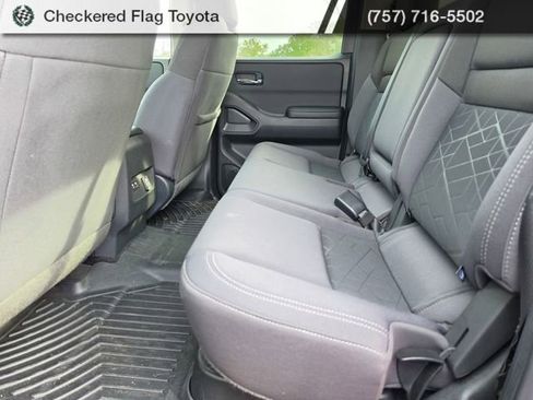 Used 2025 Nissan Frontier SV w/ SV Convenience Package image 19