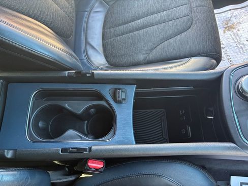 Used 2015 Chrysler 200 S image 30