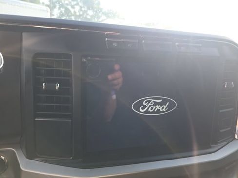 Used 2024 Ford F250 XLT w/ Black Appearance Package AWD/4WD image 13