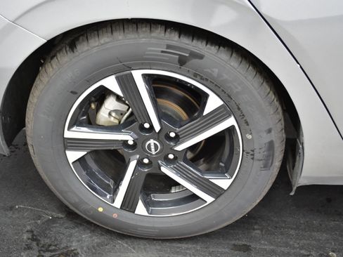 Used 2024 Nissan Sentra SV image 34