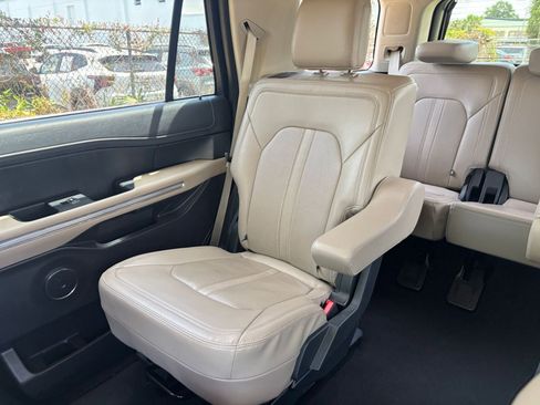 Used 2024 Ford Expedition Limited RWD image 44