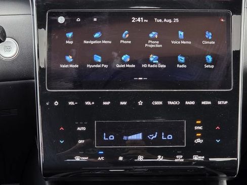 Used 2023 Hyundai Santa Cruz SEL Premium w/ Winter Package AWD/4WD image 12