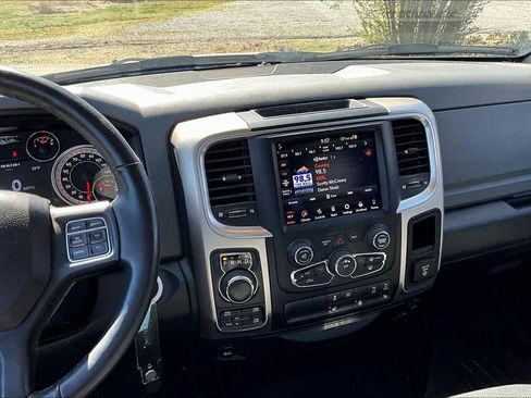 Used 2018 RAM 1500 Big Horn AWD/4WD image 3
