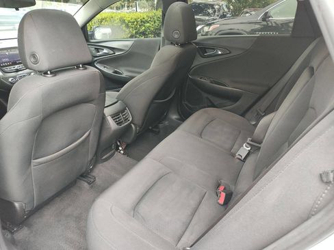 Used 2021 Chevrolet Malibu LT FWD image 32