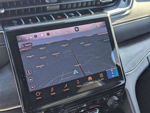 New 2025 Jeep Grand Cherokee L Limited image 16