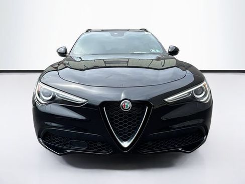 Used 2023 Alfa Romeo Stelvio Ti AWD/4WD image 2