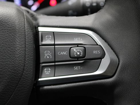Used 2025 Jeep Compass Limited AWD/4WD image 12
