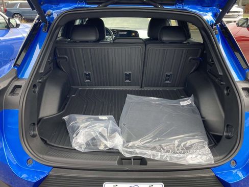 New 2026 Chevrolet Equinox EV LT image 11